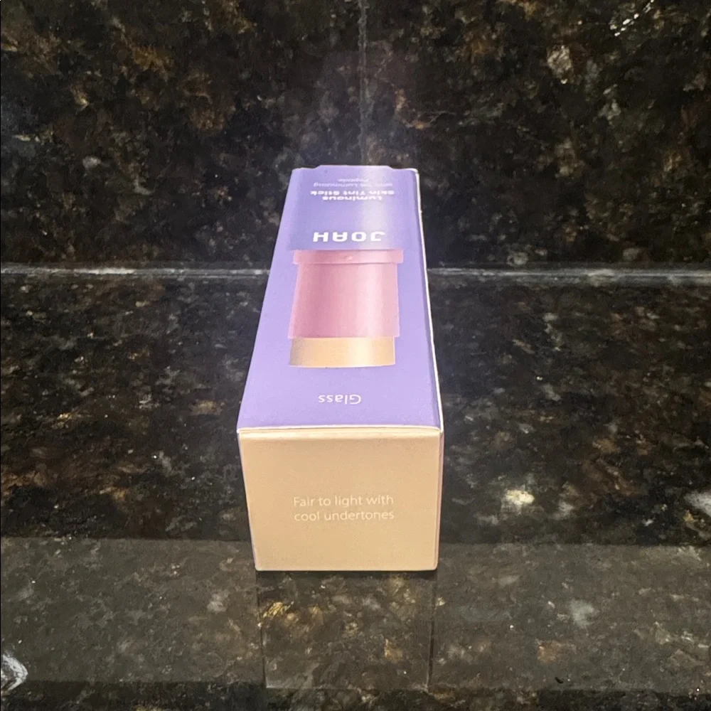 FC050 JOAH Crystal Glow Luminous Skin Tint Stick - Fair Light Cool‎